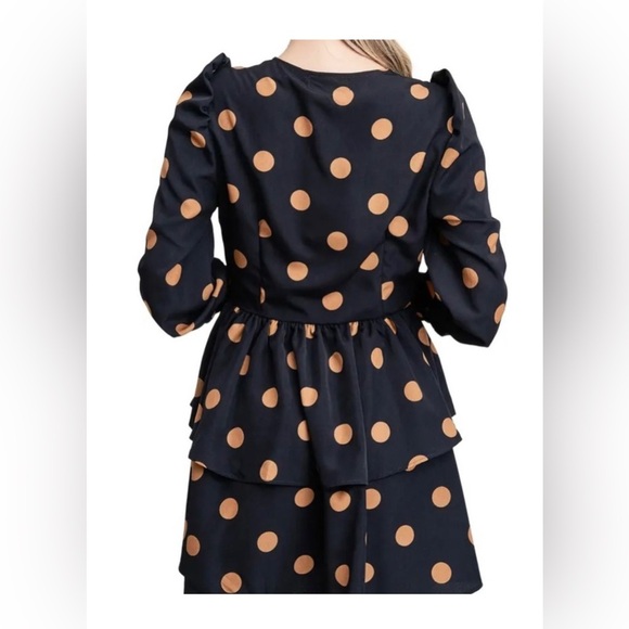En Saison Black and Tan Polka Dot Long Sleeve Dress - Picture 14 of 14